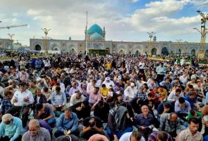 دعای عرفه در حرم مطهر رضوی با یاد رئیس جمهور شهید