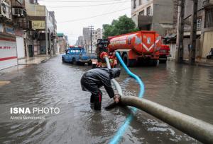 اجرای طرح دفع آب‌های سطحی در نقاط بحرانی مناطق ۴ و ۵ اهواز