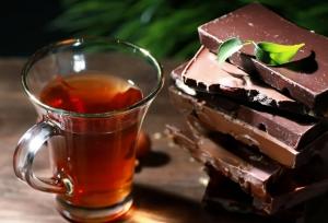 آیا چای و شکلات تلخ برای سلامت قلب مفیدند؟