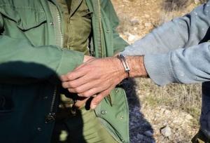 شکارچی سابقه‌دار در شیروان دستگیر شد