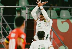 تیم‌های راه یافته به یک هشتم نهایی مشخص شدند/ تحقیر اندونگ در آفریقا