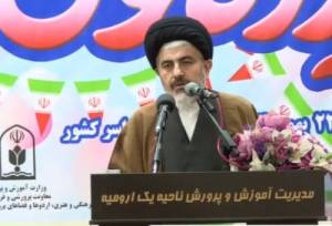 امام جمعه ارومیه: انقلاب ایران نمونه‌ای آشکار از پیروزی حق بر باطل است