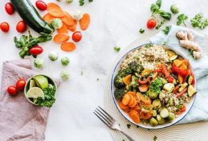 تغذیه سالم برای غلبه بر گرمازدگی