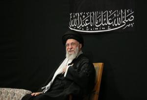واکنش سناتور پاکستانی به حضور رهبر انقلاب در مراسم شب عاشورای حسینی