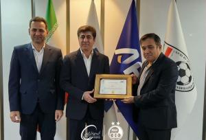 استقلال مجوز حرفه‌ای گرفت