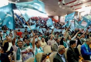 تصاویری قبل از ورود نامزد انتخابات ریاست جمهوری به جمع مردم مشهد