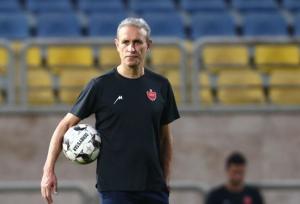 پیشکسوت پرسپولیس:‌ وقتش برسد گل‌محمدی را هم مثل پروین عوض می‌کنند