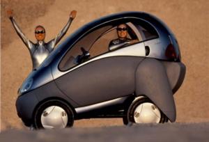 خودرویی که ۳۰ سال پیش برای یافتن جای پارک کوچک می‌شد!