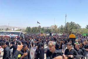 سینه زنی سنتی عزاداری حسینی روز عاشورا در پارس آباد