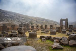 بارش‌های اخیر آسیبی به تخت جمشید و نقش رستم وارد نکرد / آمادگی مرمت «ایوان قدمگاه»