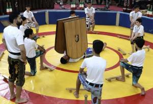 برگزاری آیین افتتاحیه ورزش پهلوانی و زورخانه‌ای باشگاه ذوب‌آهن