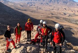 نیروهای هلال‌احمر مرد گرفتار در ارتفاعات سالوک را نجات دادند