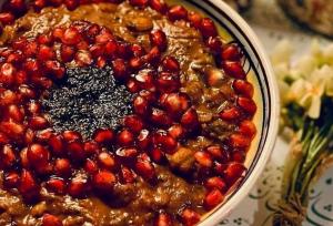 طرز تهیه آش انار یزدی، یک غذای سنتی با طعمی فراموش‌نشدنی
