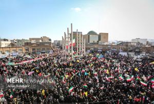 ملت امروز پرشورتر در راهپیمایی ۲۲ بهمن شرکت کردند