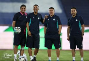 ستاره سابق رسماً به استقلال پیوست