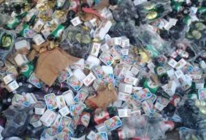 توقیف بیش از ۴۰۰ کیلو گرم مواد غذایی فاسد در قم