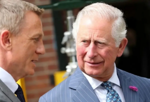 عکس کمتر دیده‌شده از دیدار چارلز و پوتین در ۱۳۷۳