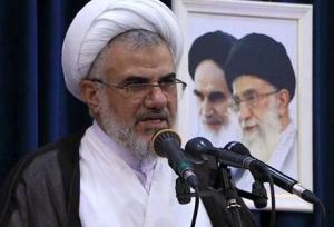 امام جمعه بندرعباس: هدف دشمن برهم زدن آرامش روانی جامعه و انحراف افکار عمومی است