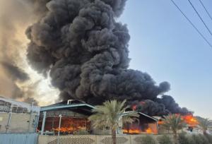 حریق گسترده چند کارخانه در شهرک صنعتی ۲ یزد + عکس