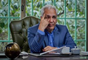 مهران مدیری، «شیش ماهه» و بازگشتی موفق به قاب کوچک