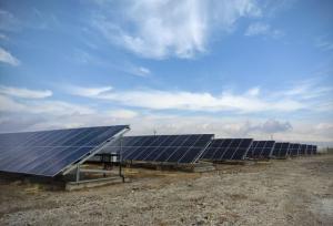 احداث ۳ نیروگاه خورشیدی ۵۰ مگاواتی برق در فسا