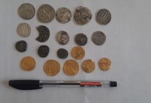 کشف۱۹ سکه تاریخی در چناران