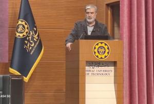 عزیزی: دانشگاه‌های صنعتی پیشران‌ اقتدار ملی در عصر دانش‌محور است