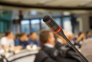 مرز پرسشگری و حرمت گفت‌وگو؛ تحلیل نشست خبری معاون بهداشت وزارت بهداشت