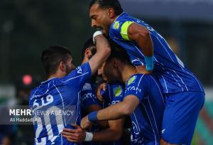 ساپینتو باید مشکل آقاسی را در تیم حل می کرد/ خط دفاع پرسپولیس ضعف دارد