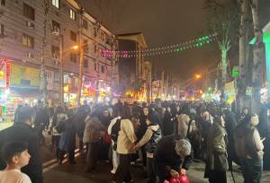 باران هم مانع نشد؛ نیمه‌ شعبان در زادگاه آیت‌الله بهجت (ره)