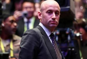 دستیار ارشد ترامپ: نفت ونزوئلا متعلق به آمریکا است!