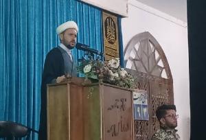 امام جمعه موقت سیریک: تبعیت از رهبری رمز پایداری ملت ایران است