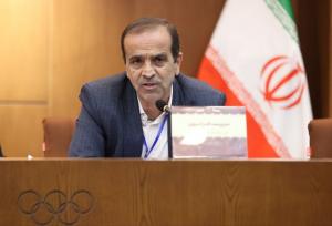 تیشه‌گران: کیومرث هاشمی به جای نقد پاسخگوی عملکرد خود باشد