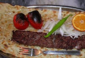 قلعه ای: تأکید بر ثبت ملی و بین‌المللی شدن کباب بناب