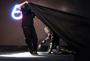 روبات انسان‌نمای روسی در نخستین نمایش از کار افتاد