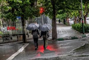 رعد و برق به شمال رسید؛ گردوخاک در راه جنوب و غرب کشور