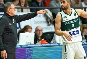 باخت گلادیاتورز در بوندسلیگا/ تیم یخچالی به رده سوم رفت