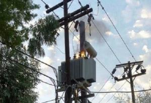 ۳ ترانس برق در یک روز به علت بار زیاد شبکه در کاشان سوخت