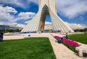  میدان آزادی به یک محل آئینی با هویتی تازه بدل شد
