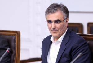 حمایت قاطع رئیس کل بانک مرکزی از مدنی زاده
