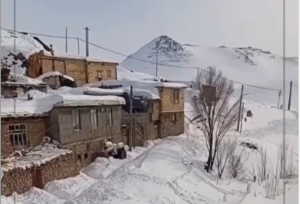 روستایی در آذربایجان شرقی که زیر برف دفن شد!