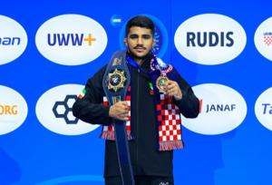 کشتی جهان در تسخیر جوانان غیرتمند ایران 