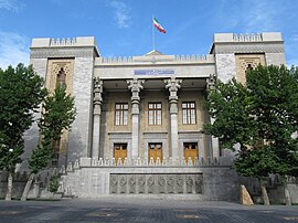 ایران خود را محق و موظف به دفاع می‌داند