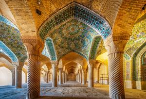 «مسجد وکیل» نگینی از زیبایی و باور در قلب شیراز
