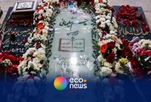 حضور سردار قاآنی بر مزار شهید حاج قاسم سلیمانی