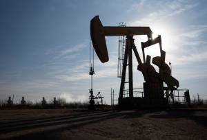 کاهش قیمت نفت در سایه تنش‌های آمریکا و ایران