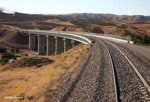 ایران شاهراه ترانزیتی شرق - غرب میشود