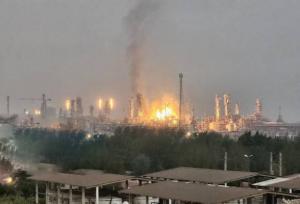 مهار حریق پالایشگاه گازی فجر و فاز ۱۴ پارس جنوبی 
