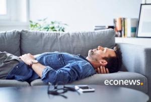 نظر کارشناسان درباره تأثیر چرت زدن بر سلامتی