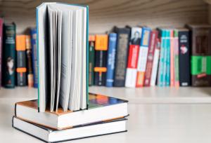 تخفیف ۴۵ درصدی در آستانه هفته کتاب و کتاب‌خوانی